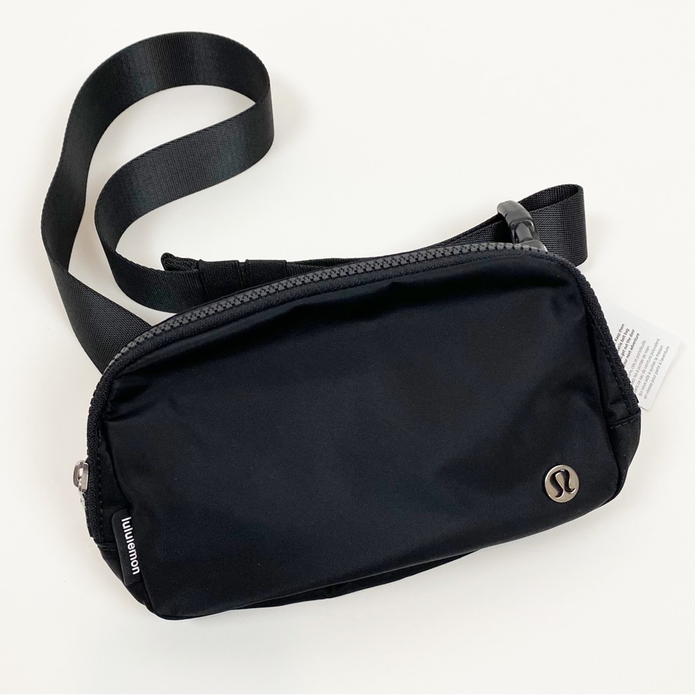 Lululemon Everywhere Belt Bag Black Nylon NEW